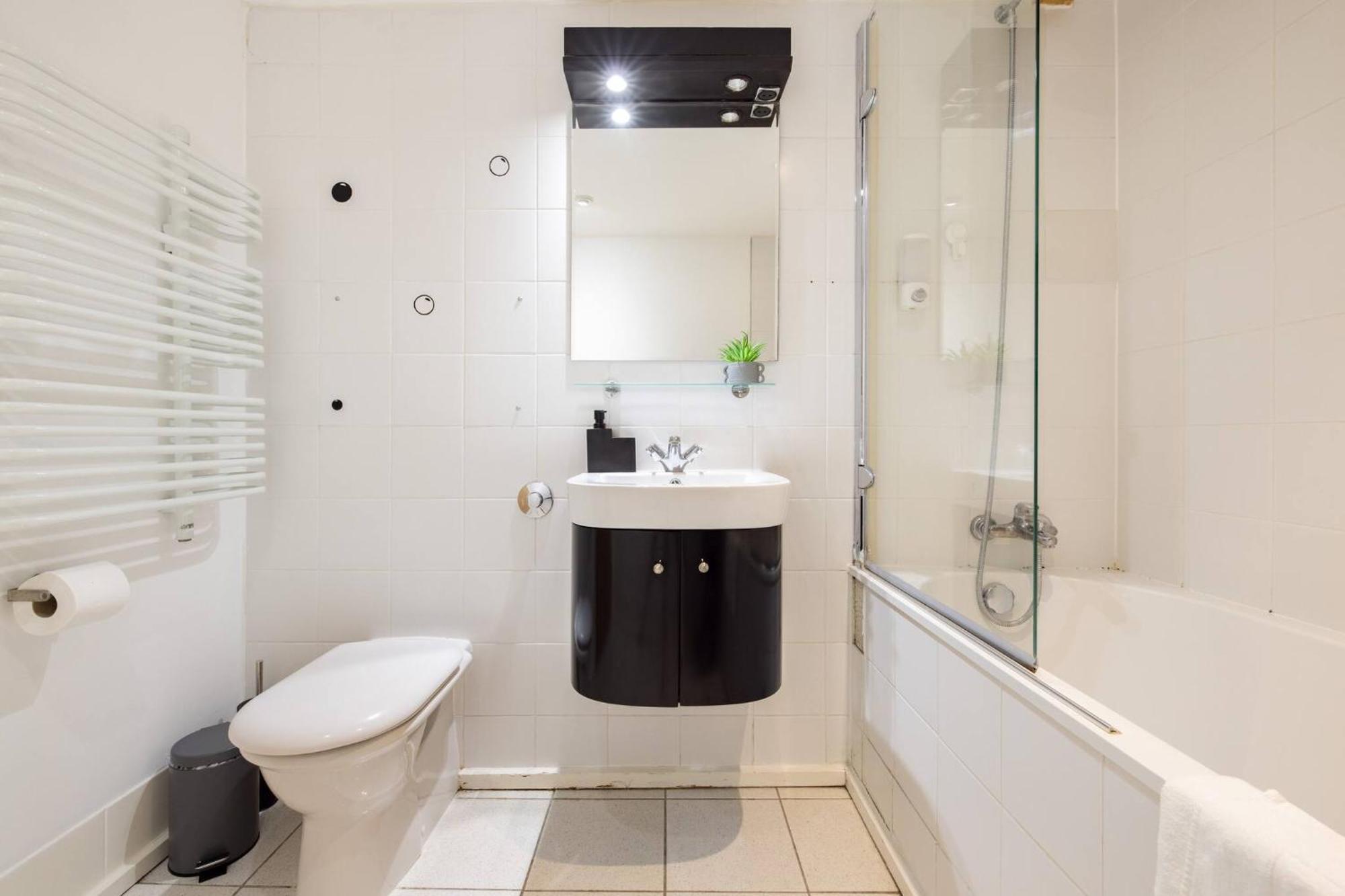 Wild Roses Serviced Apartments - Excel Warehouse 2 London Ngoại thất bức ảnh